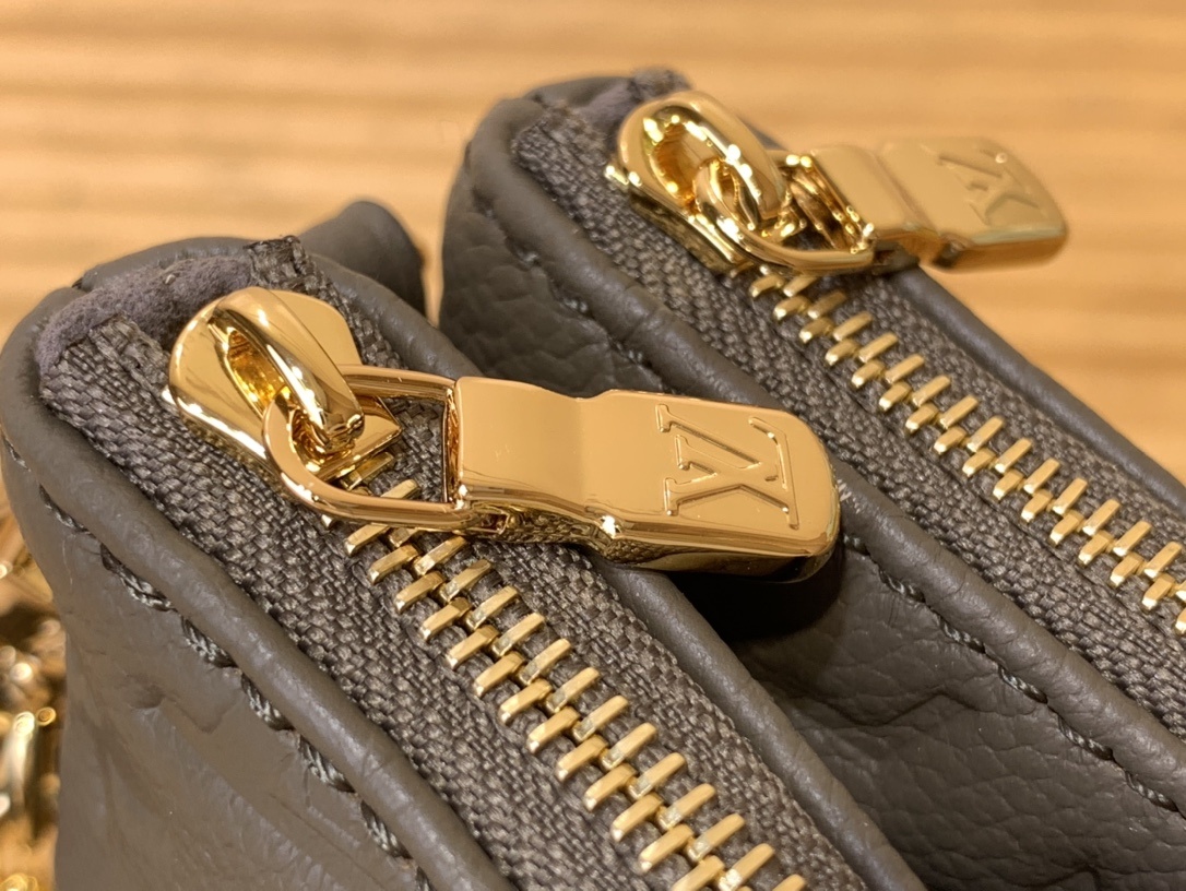 Louis Vuitton Louis Vuitton