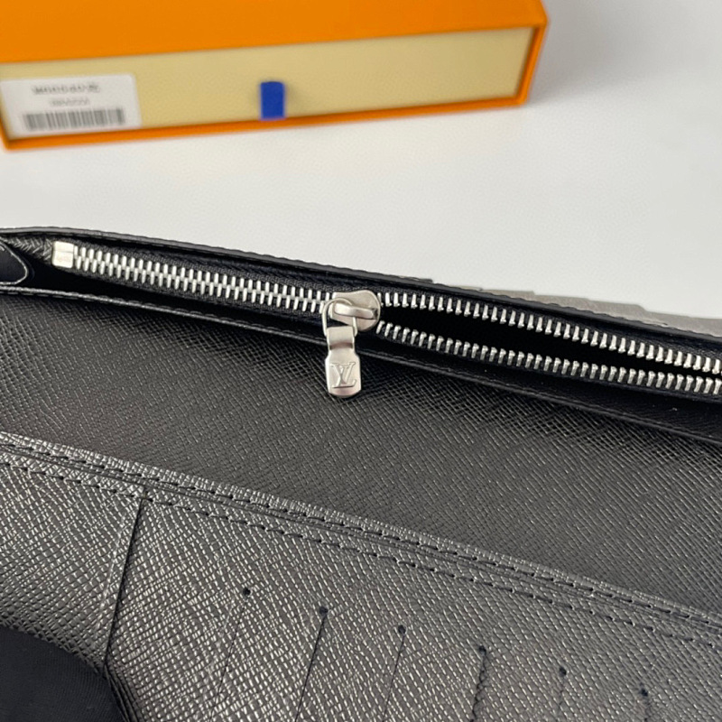 Louis Vuitton M66540