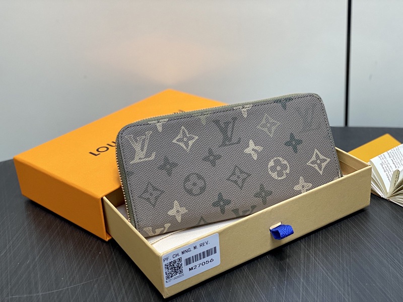 Louis Vuitton M27056
