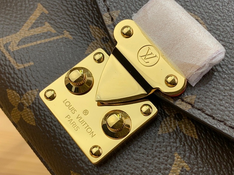 Louis Vuitton M46279