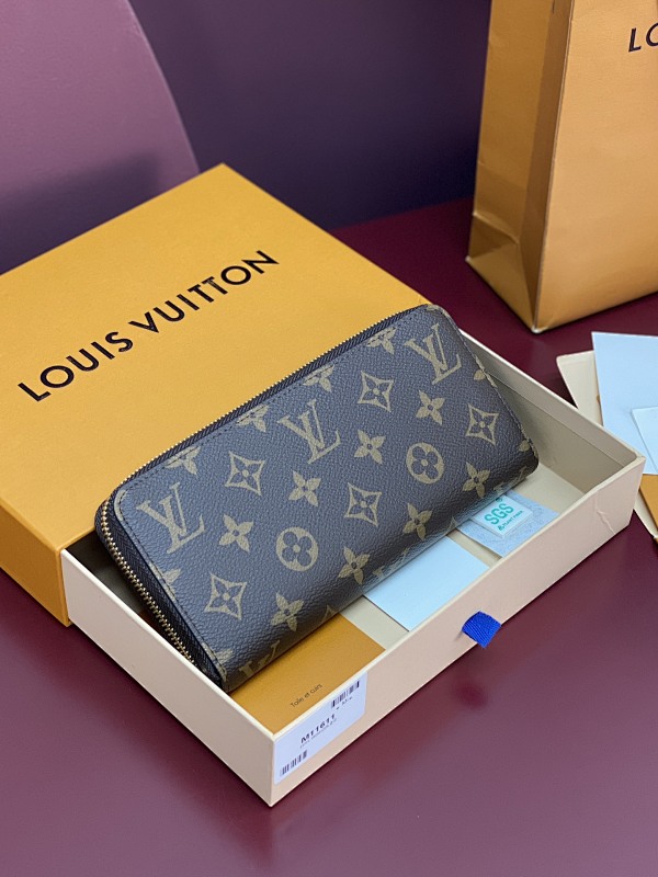 Louis Vuitton M11611