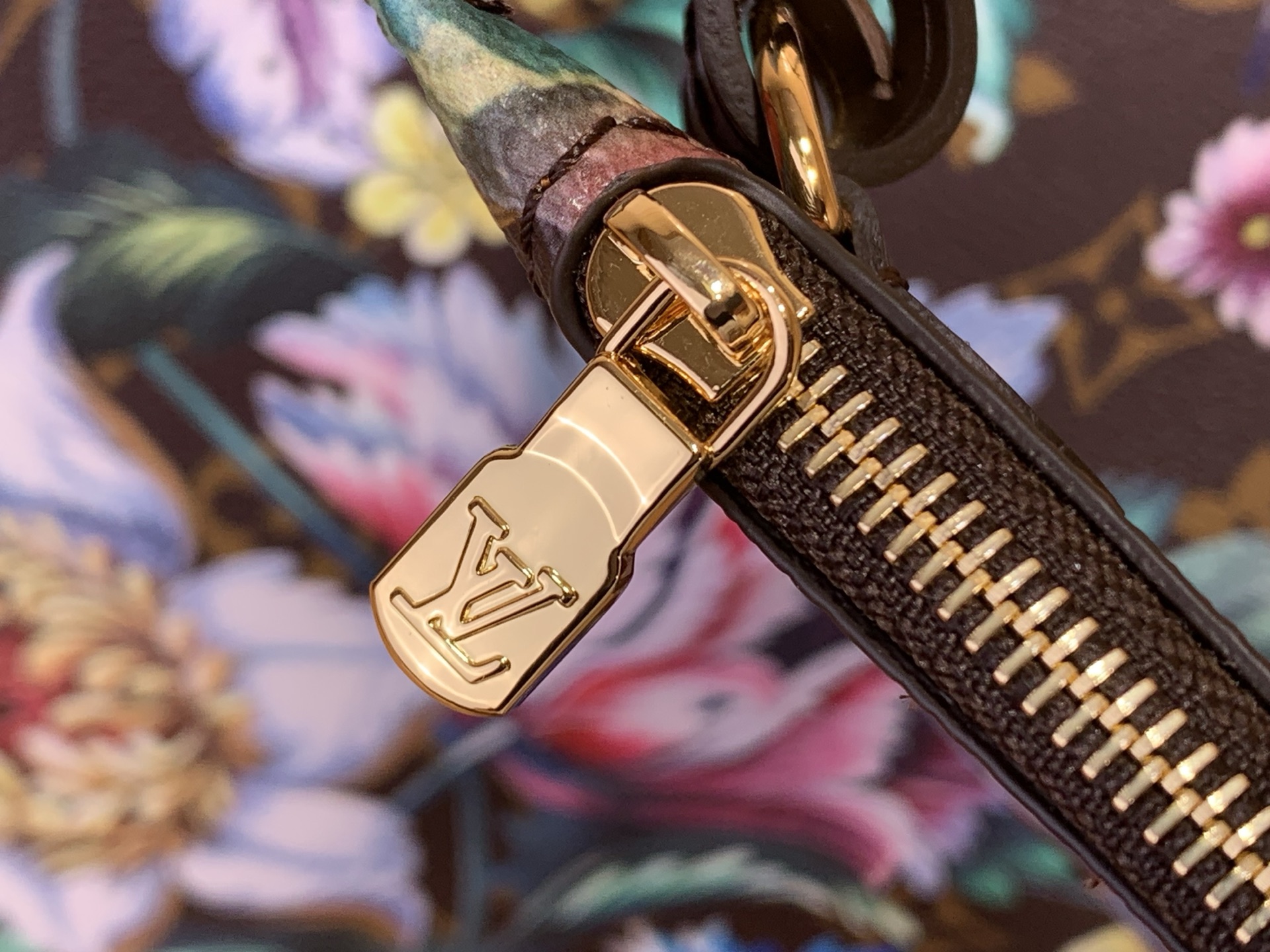 Louis Vuitton M28918