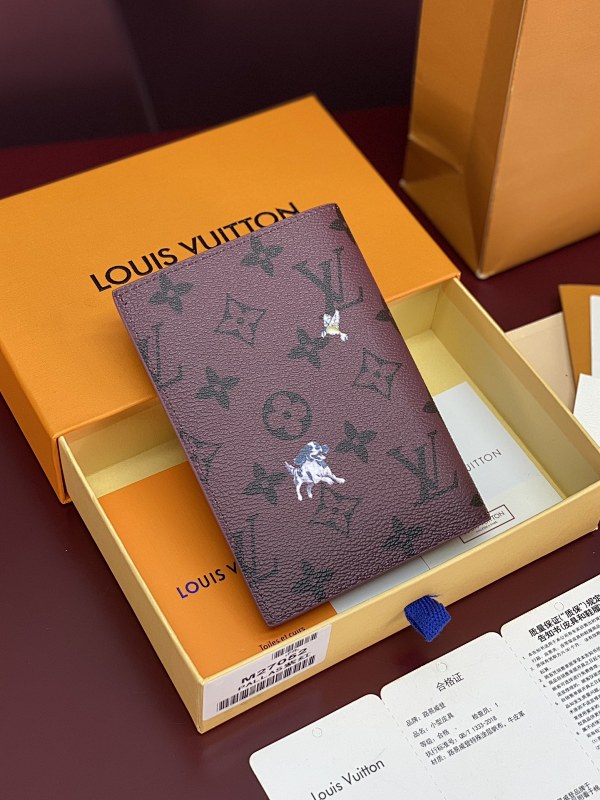 Louis Vuitton M27052