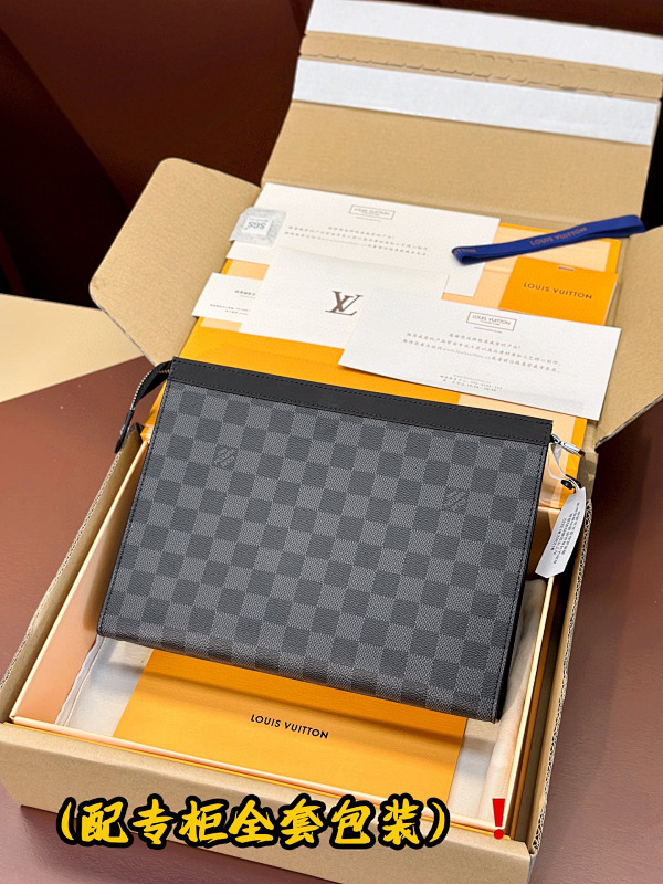 Louis Vuitton M41696