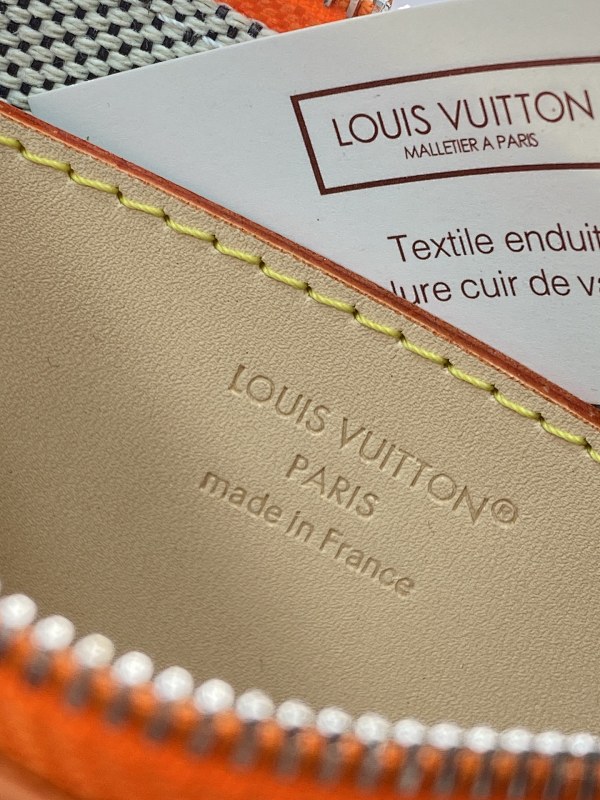 Louis Vuitton Louis Vuitton