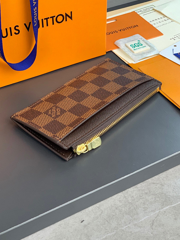 Louis Vuitton M64038