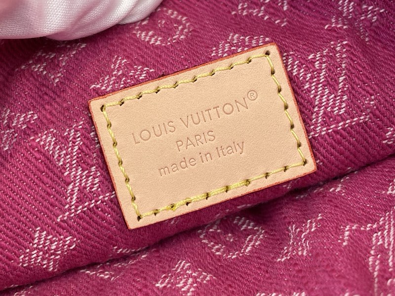 Louis Vuitton M27602