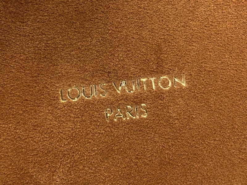 Louis Vuitton M24856