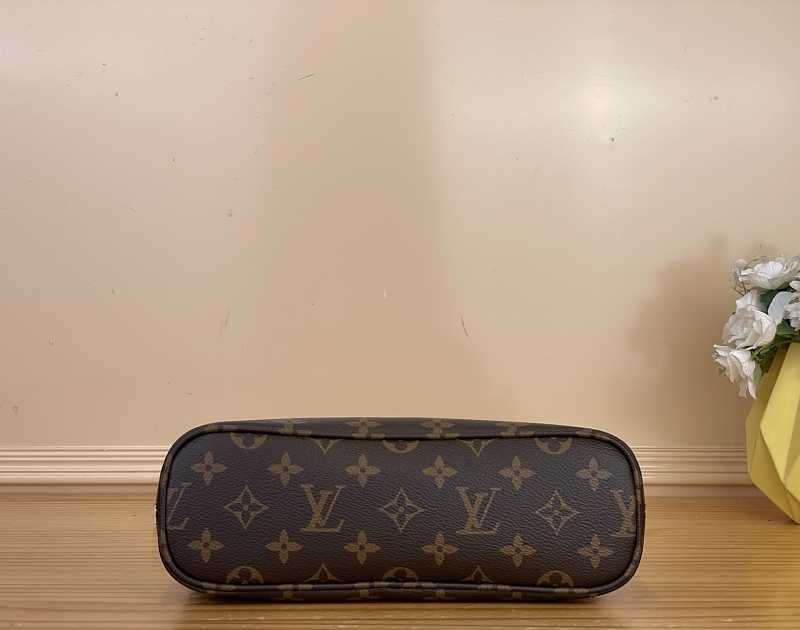 Louis Vuitton M28423