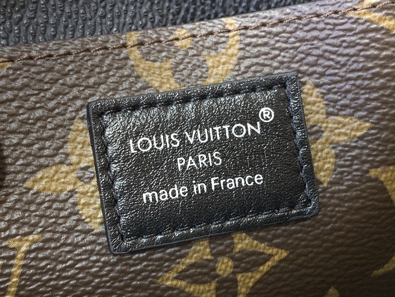 Louis Vuitton M15206