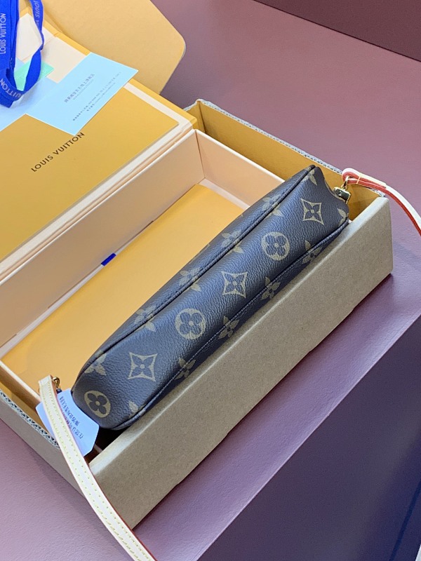 Louis Vuitton M40712