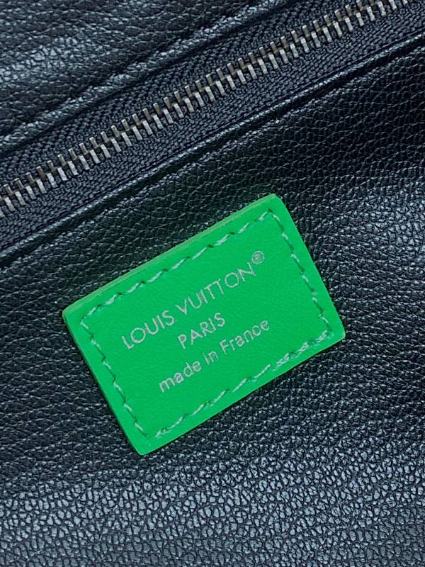 Louis Vuitton M15246
