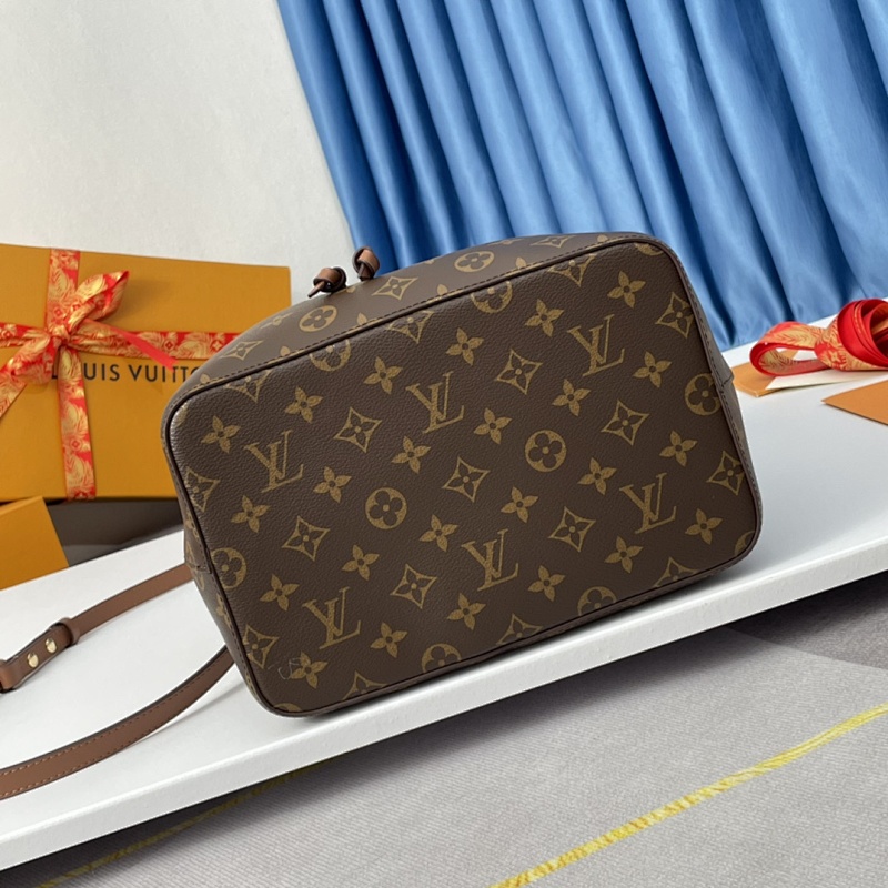 Louis Vuitton M44020