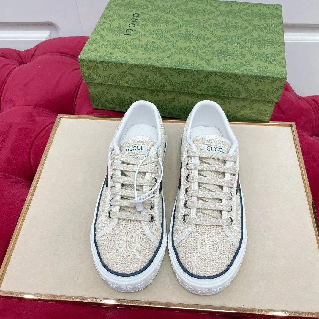 Gucci Tennis 1977 woman