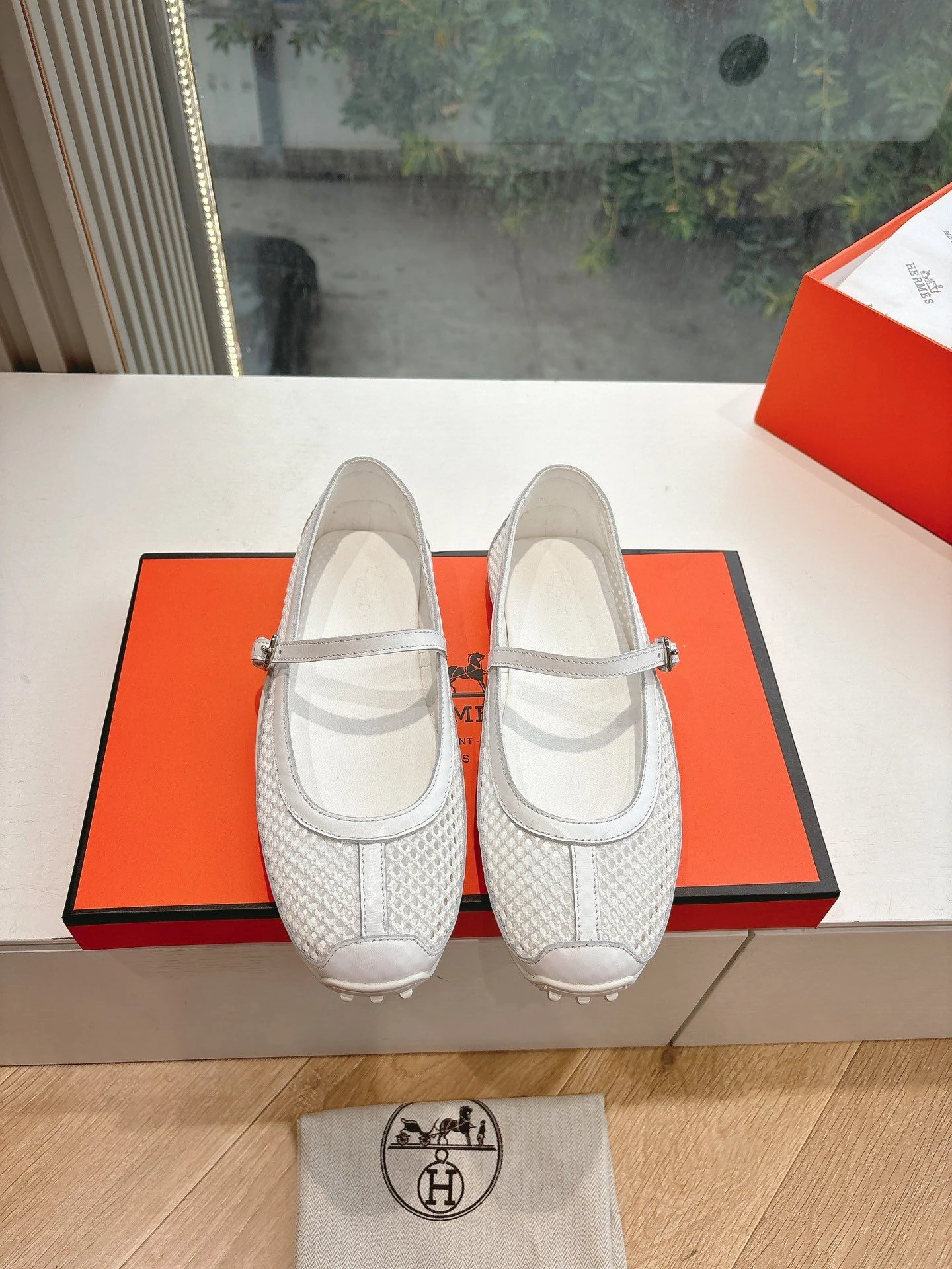 Hermes Hermès Paris Ballerina Flats (White)